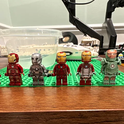 LEGO Marvel Iron Man Minifigure Lot of 6 Suits w/ Helmets & Heads
