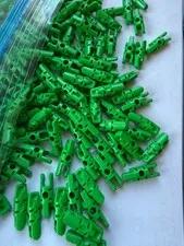 LEGO-NEW-#30554B-BRIGHT GREEN-HINGE CYLINDER LOCK/1 FINGER/2 FINERS END/10 PIECE