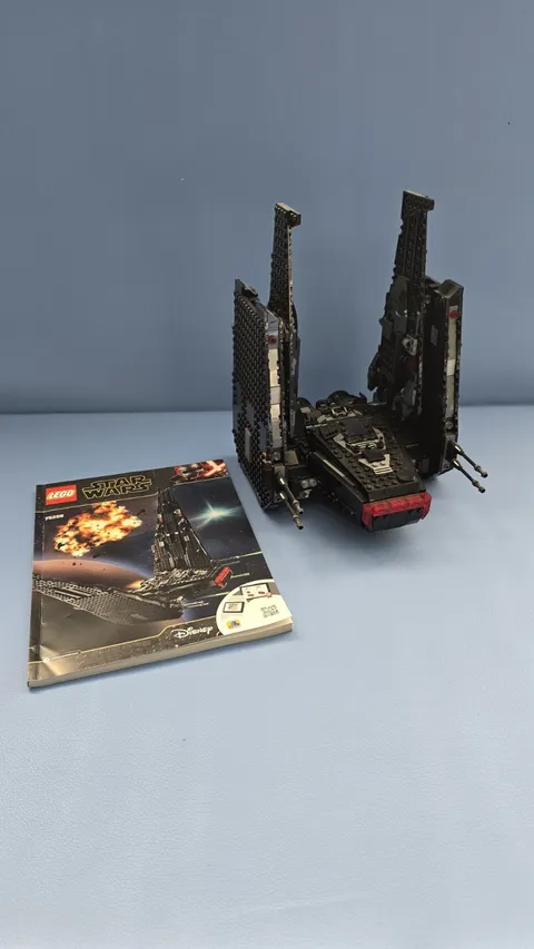 LEGO Star Wars: Kylo Ren's Shuttle (75256)