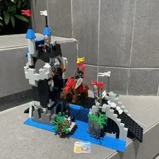 1995 Vintage LEGO Royal Drawbridge 6078 99%Complete with MiniFigures 