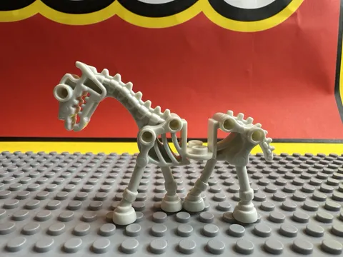 Lego Glow in Dark SKELETON HORSE - White Monster Fighters Halloween Minifig