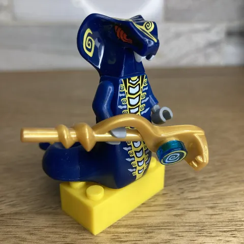 Lego Ninjago Skales njo040 Snake Miniifigure Rise of the Snakes With Staff