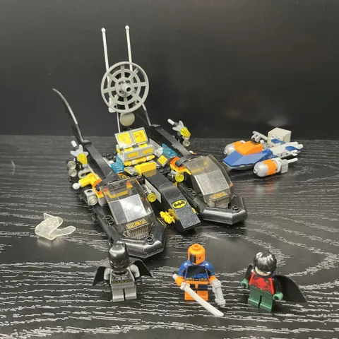 LEGO 76034 - Batboat Harbor Pursuit – 100% Complete Retired Set