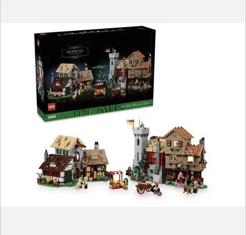 LEGO Icons: Medieval Town Square (10332)