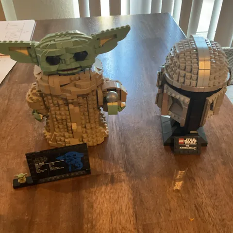 LEGO Star Wars Grogu Plus Mandolorian Helmet LEGO With Grogu Plate