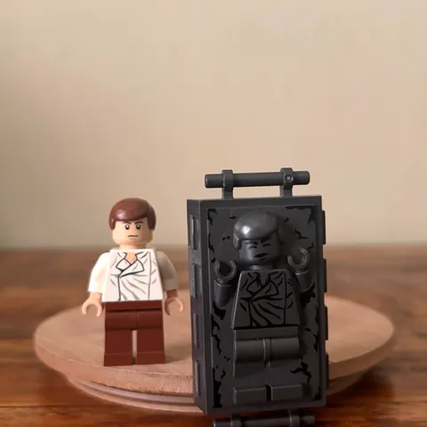 LEGO Star Wars Han Solo Minifigure with Carbonite Block