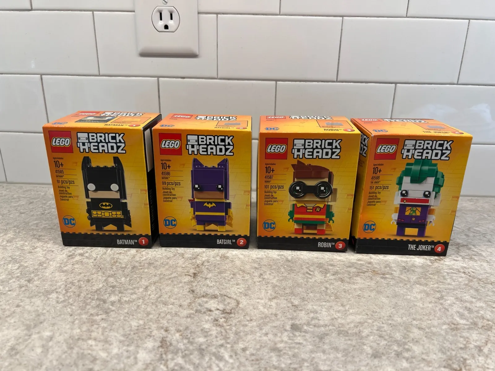 LEGO Brick Headz DC - Batman 41585, Batgirl 41586, Robin 41587, Joker 41588 LOT