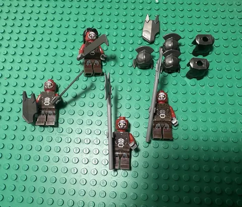 LEGO LOTR Uruk-hai Minifigure Lot of 4 w/ Weapons, Set 9471 Uruk-Hai Army
