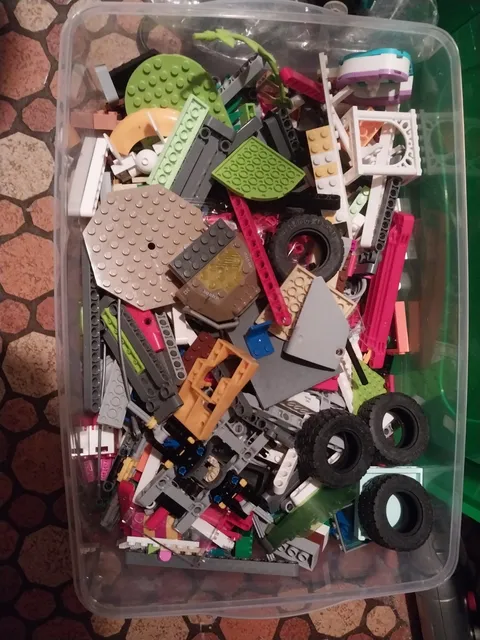 LEGO. 5lb. Bulk Lot Mixed Bricks Pieces Parts Plates Wheels Tires Multicolor Bin
