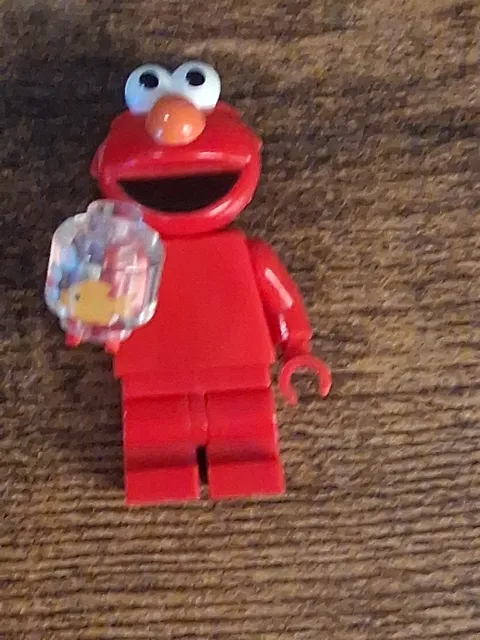 !!! LEGO Figurine  Sesame Street Elmo Minifigure Fish Bowl  Authentic Lego !!!