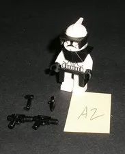 LEGO Star Wars Clone Trooper (Phase 1 Black Visor Kama Pauldron) Minifig 8014 A2