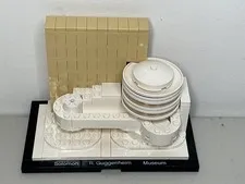 LEGO Architecture 21004 Solomon R. Guggenheim Museum [PRE-BUILT]