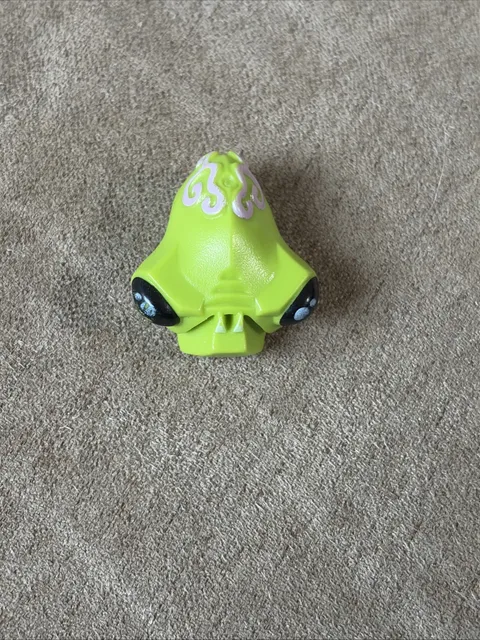 LEGO - Minifig, Head Modified Alien with 2 Fangs and Brain Tissue Pattern - Lime