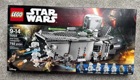 LEGO Star Wars First Order Transporter 75103 792pcs RARE & Retired !!