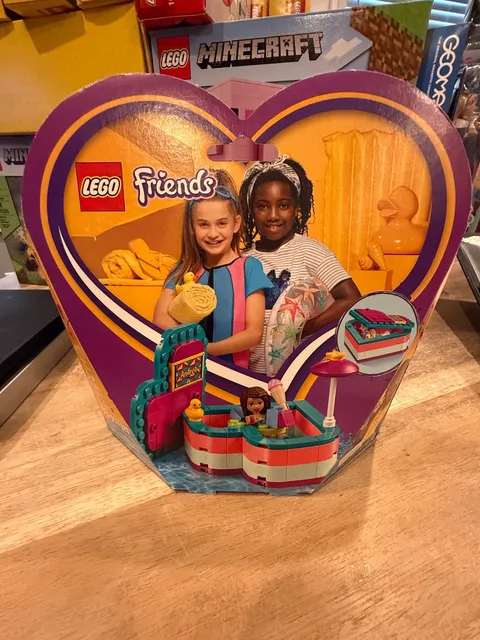 LEGO FRIENDS: Andrea's Summer Heart Box (41384) FACTORY SEALED