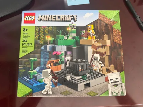 LEGO Minecraft: The Skeleton Dungeon (21189)
