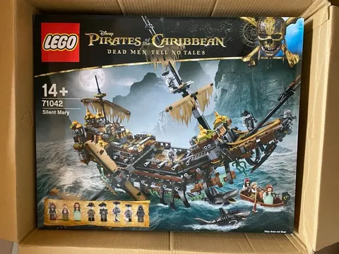 LEGO Pirates of the Caribbean Silent Mary 71042 Building Toy Set Brand New Seale