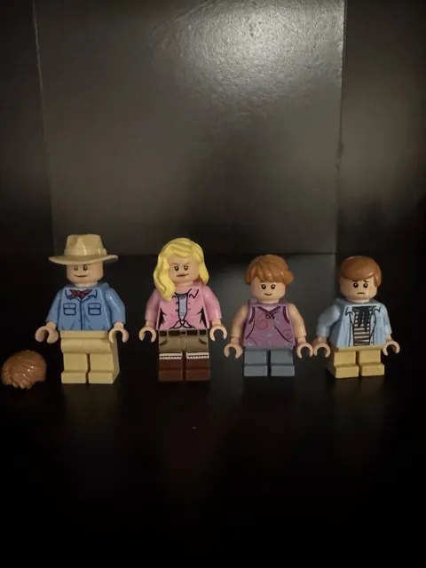 LEGO Jurassic Park Minifigure Lot of 4 Alan grant, Ellie sattler, Lex and Tim