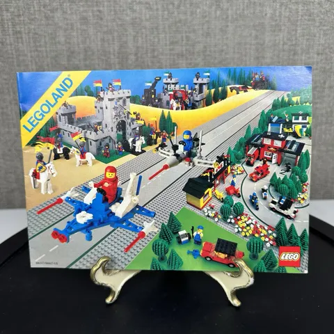 LEGO 1984 1985 Product Catalog Booklet Pamphlet Parts Space Town Castle Legoland