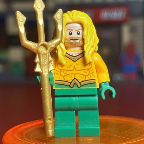 Lego DC Super Heroes Aquaman Minifigure Yellow Long Hair w/ Trident sh0557 76116