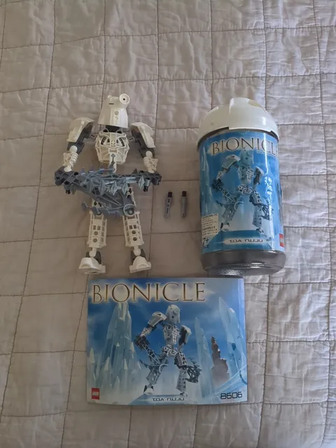 Lego Bionicle To a Metru Nuju With Canister And Instructions + Extra Arm Parts