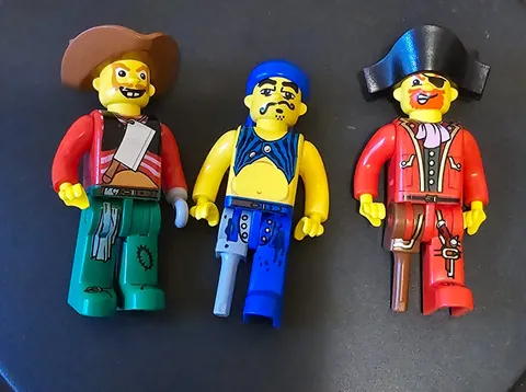 Vintage Lego Mini Figure Lot PIRATES Scurvy Dog Harry Hardtack Captain Redbeard