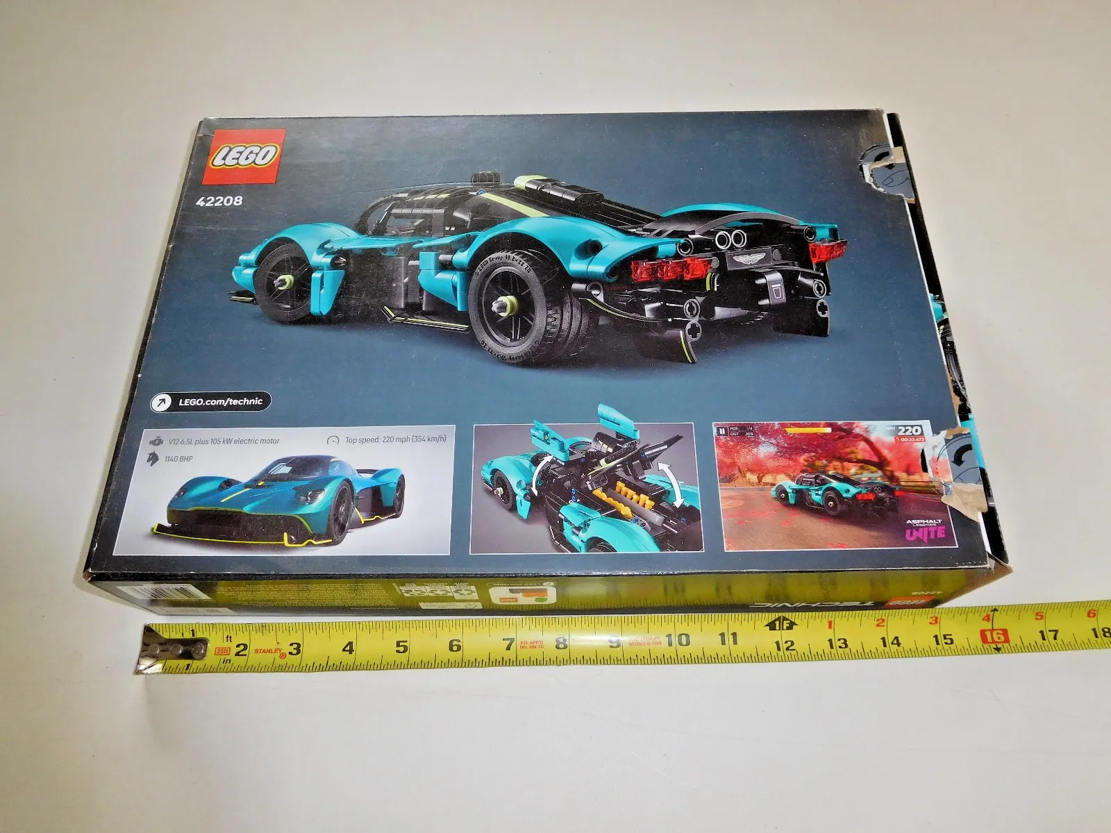 LEGO Technic 42208 Aston Martin Valkyrie - Asphalt Legends Unite Used w/Box