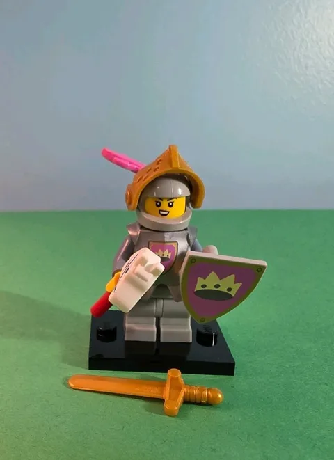 LEGO Series 23 Collectible Minifigures 71034 Knight of Yellow Castle CMF