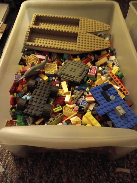 15 Pounds Of Unassorted Lego Bulk, All My Extras, Plus Some Boat Molds And More