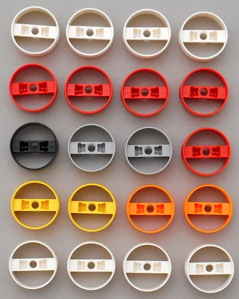 LEGO 41531 Cylinder 4 x 4 x 1-2/3 with Pinholes & Center Bar 20 Pc Mixed Colors
