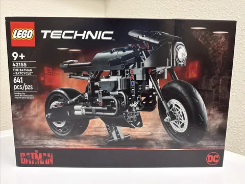 LEGO TECHNIC: The Batman Batcycle (42155)