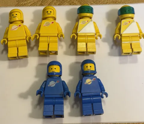 LEGO Vintage Spaceman Minifigures Lot of 6 Yellow & Blue w tanks RARE AUTHENTIC 