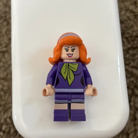 LEGO Daphne Blake Minifigure - 75904 Scooby-Doo Mystery Mansion