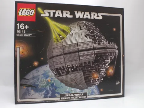 LEGO 10143 Death Star II UCS Star Wars 2005 Retired 3447 pcs From Japan