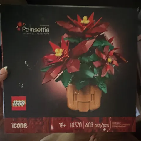 LEGO Icons Botanical Collection Poinsettia 10370 608pcs 18+ Brick Separator