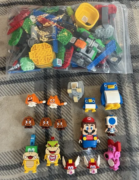 HUGE Lot of 15 Complete LEGO Mario Minifigures Working + Bag of Pieces & Tiles