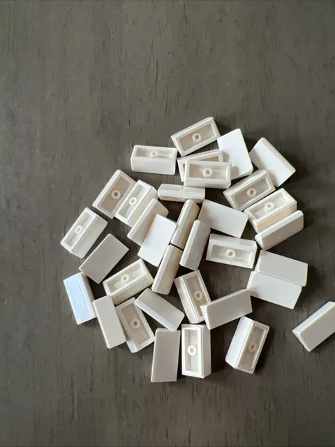 LEGO 85984 White Slope 30 1 x 2 x 2/3 - 34 Pieces