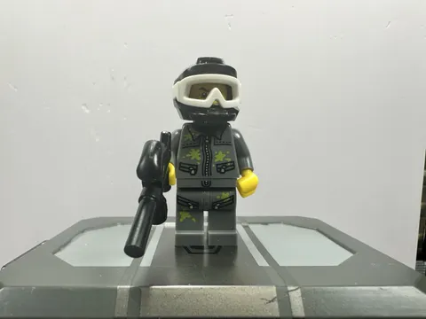 Lego Minifigures Paintballer Guy Series 10, Used but in Amazing Condition