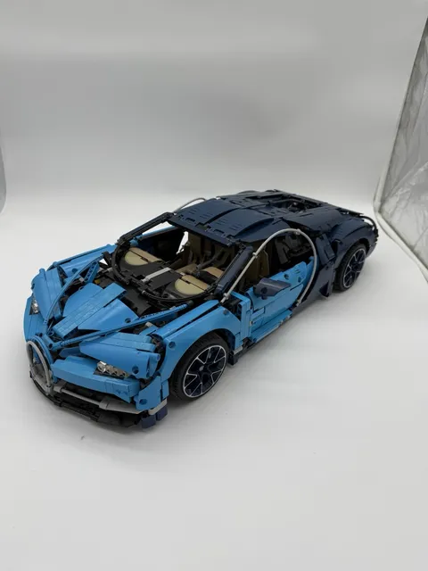 LEGO Technic 42083 Bugatti Chiron – 99% Complete, Built, Retired Set