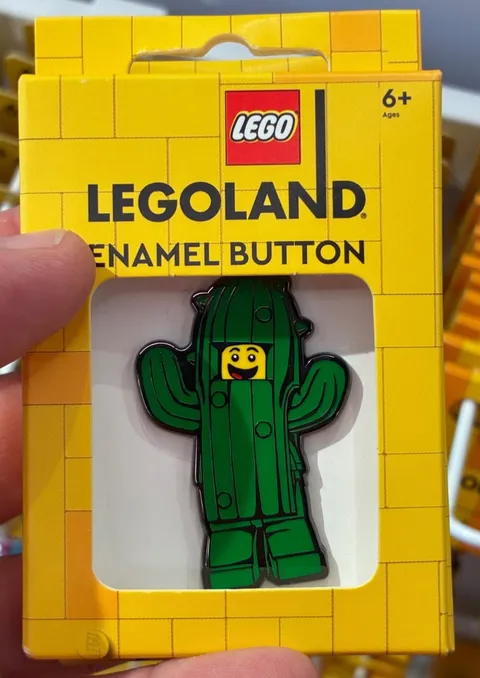 2026 Legoland California Enamel Button LEGO Cactus Suit Minifigure New