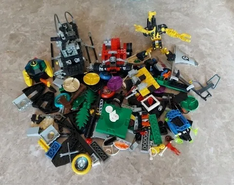 LEGO LOT OF VARIOUS LEGO BUILDING PEICES 1.7 POUNDS