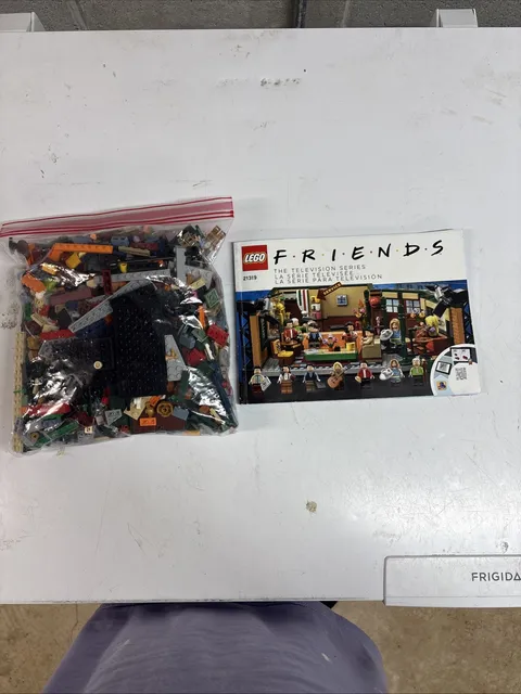 LEGO Ideas Friends Central Perk 21319 With Manual And Minifigs