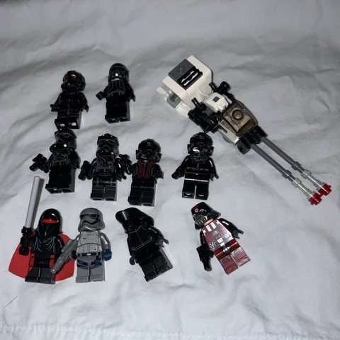 LEGO Star Wars Minifigure Lot w/ Weapons, Accessories, Build, & more