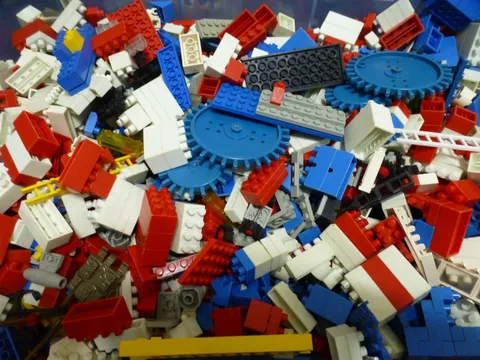 15 LBS Genuine LEGO Bulk Lot Mixed Variety Of Pieces Parts Bricks Wheels Plates