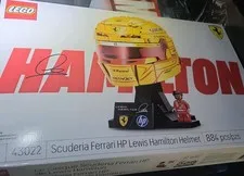 LEGO Editions Scuderia Ferrari HP Lewis Hamilton Helmet 43022 F1 Building Set