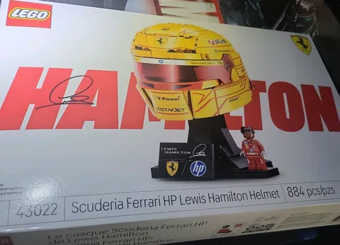 LEGO Editions Scuderia Ferrari HP Lewis Hamilton Helmet 43022 F1 Building Set