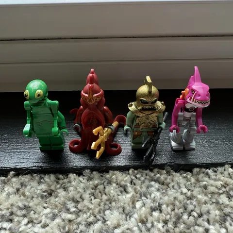 LEGO Minifigure Lot of 4 Alien Frenzy , Fishface, Atlantis Warrior, Octopus