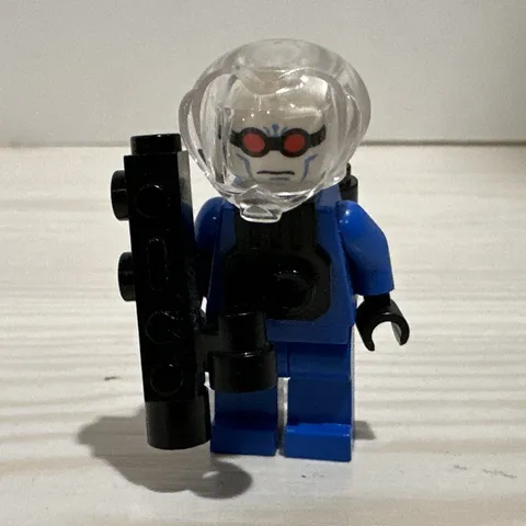 LEGO Batman| Mr Freeze Minifigure 2008 (bat011i) Set 7884 - Blue Outfit