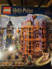 LEGO Harry Potter 76422 Weasleys' Wizard Wheezes 834pc Set