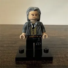 LEGO Harry Potter Argus Filch Minifigure - 2010 Hogwarts Castle 